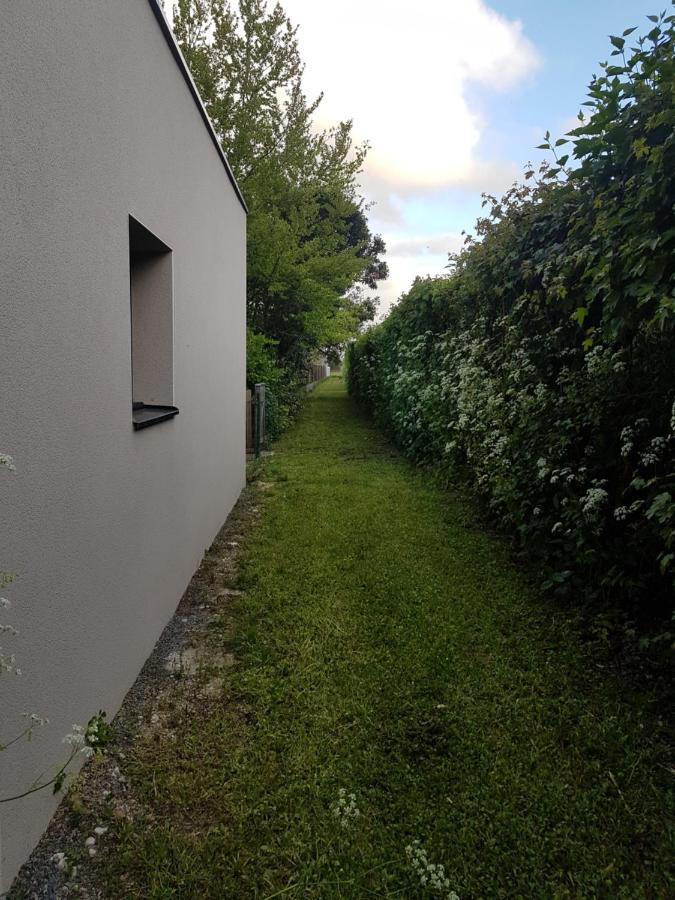 Вілла Au Petit Manoir Montbert Екстер'єр фото